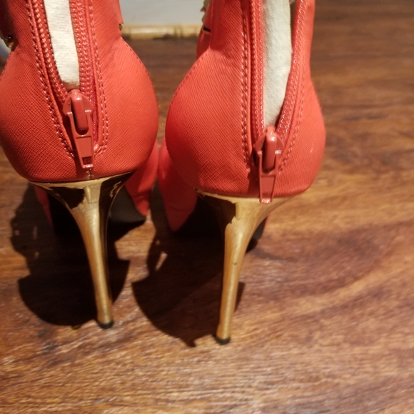 Shoes - Picture 3 of 4